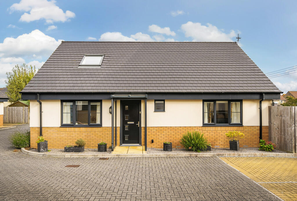Main image of property: The Greenaways, Chipping Sodbury, Bristol, Gloucestershire, BS37