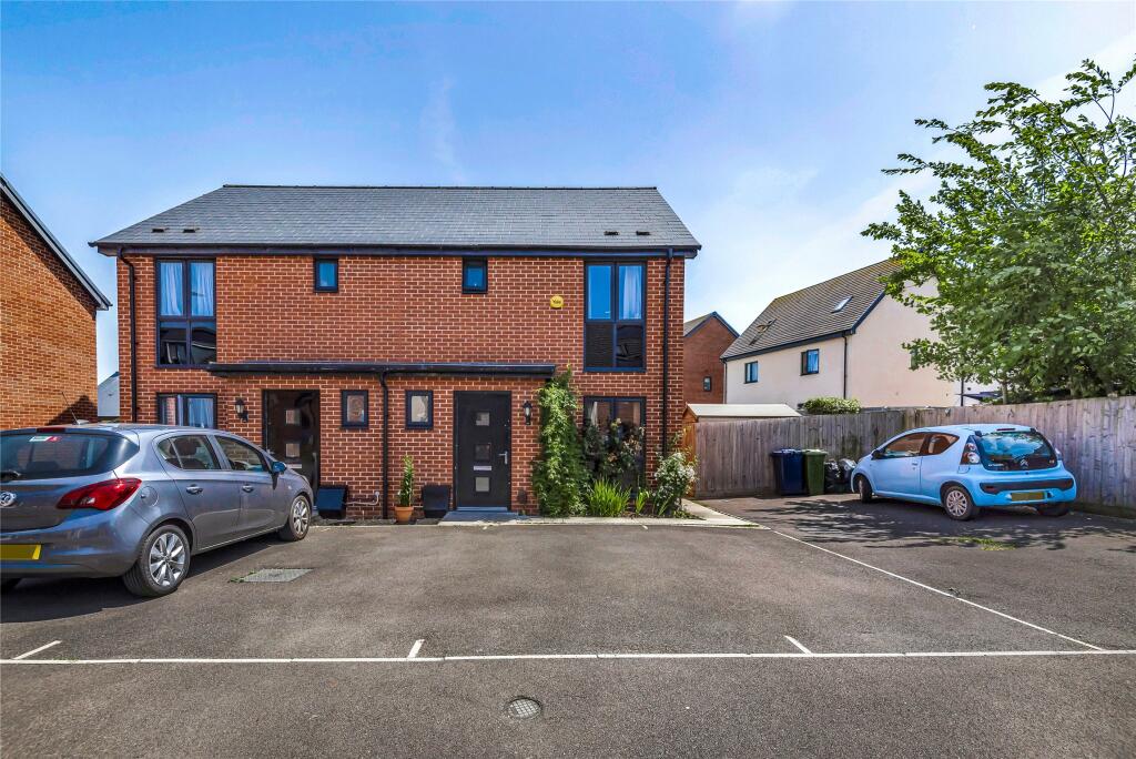 3 bedroom semidetached house for sale in Moonstone Grove,