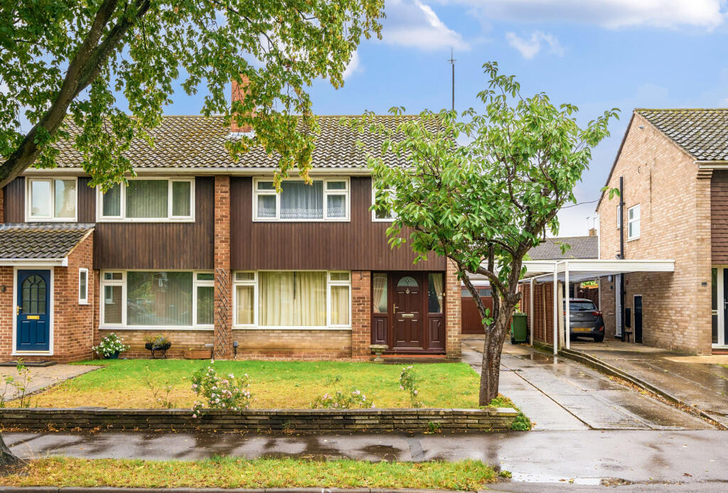 3 bedroom semidetached house for sale in Robert Burns Avenue