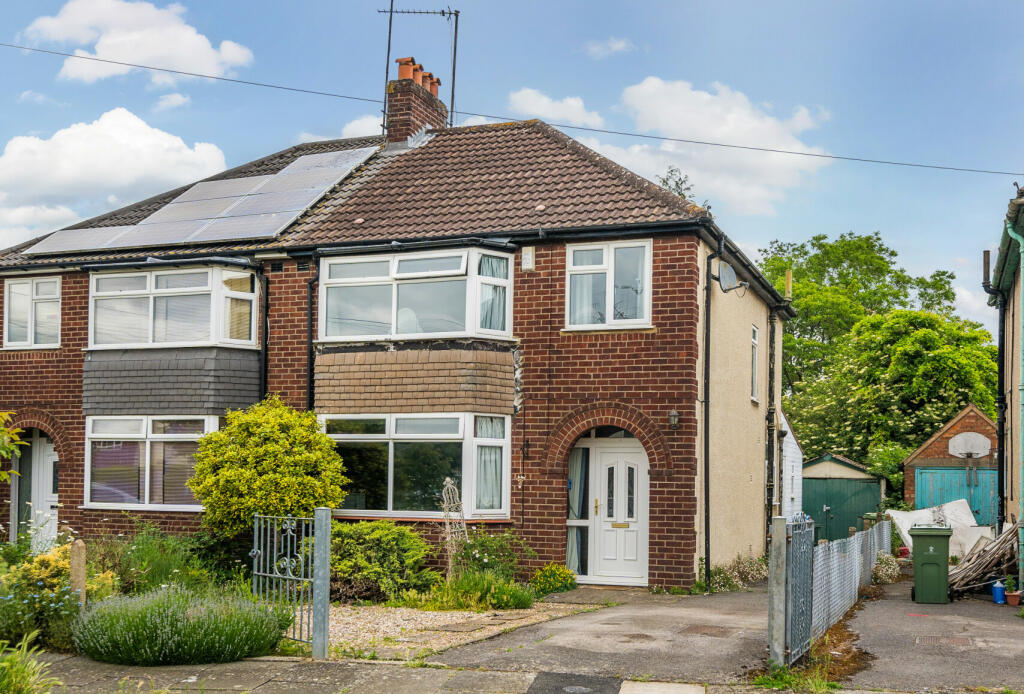 3 bedroom semidetached house for sale in Brooklyn Gardens, Cheltenham