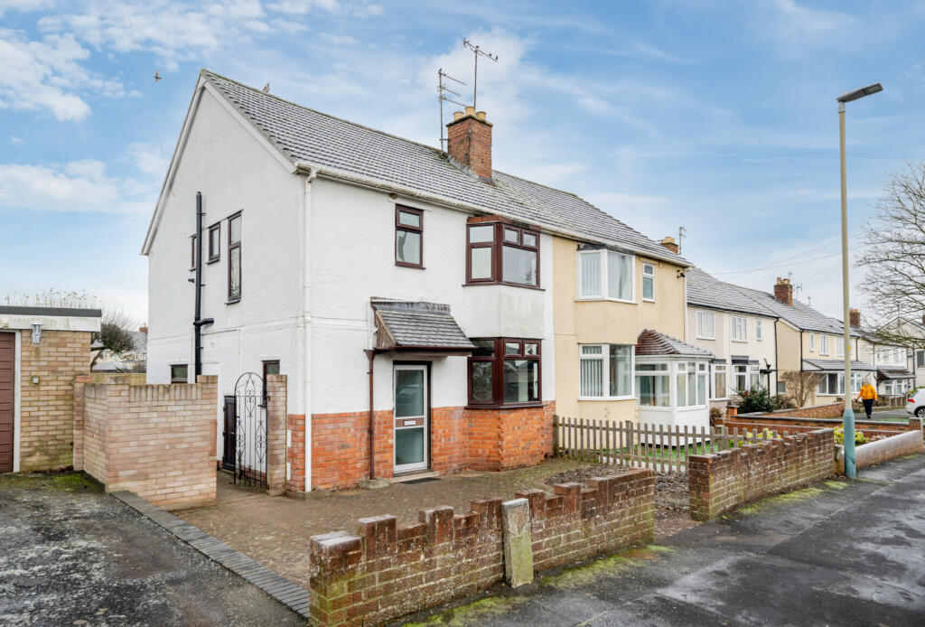 Main image of property: Linden Avenue, Prestbury, Cheltenham, Gloucestershire, GL52