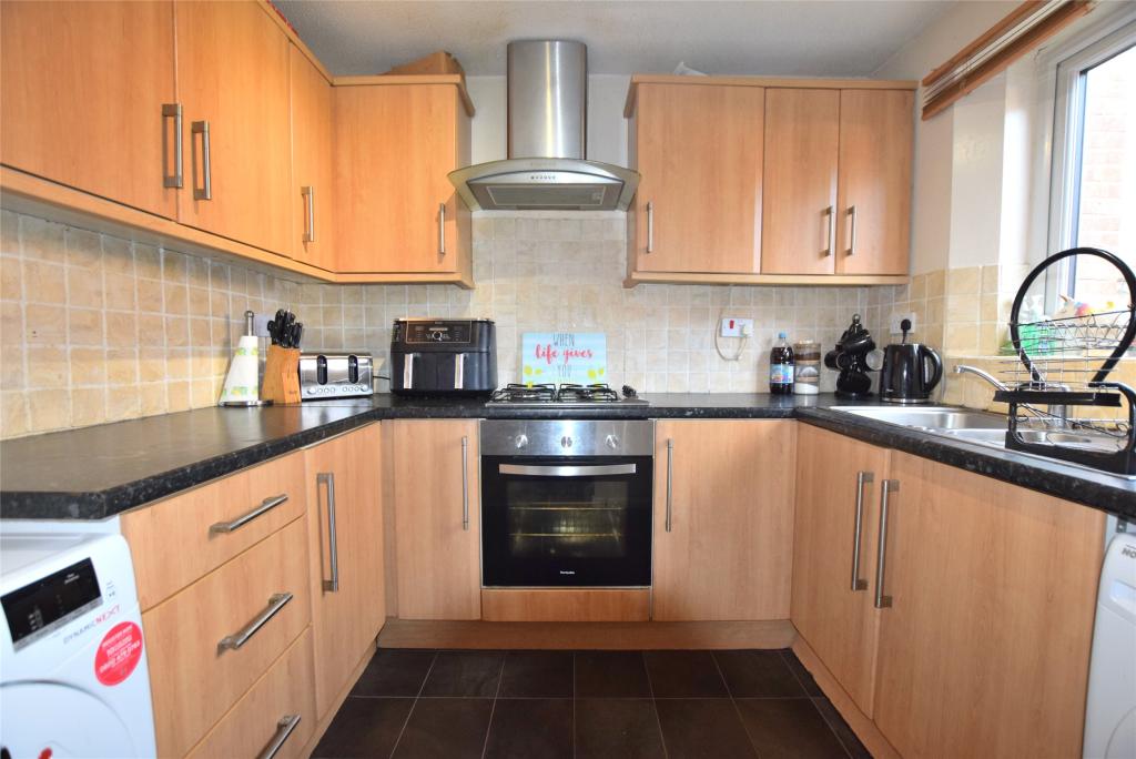 3 bedroom terraced house for sale in Apperley Drive, Quedgeley