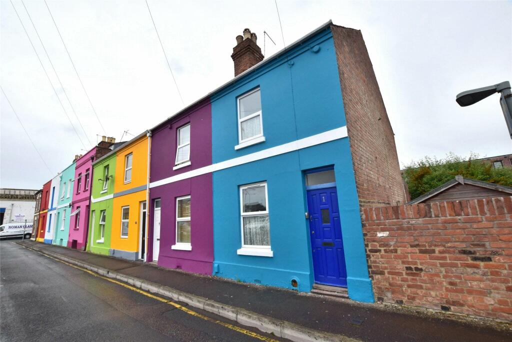 4 bedroom terraced house for sale in St Kilda Parade, Gloucester, Gloucestershire, GL1