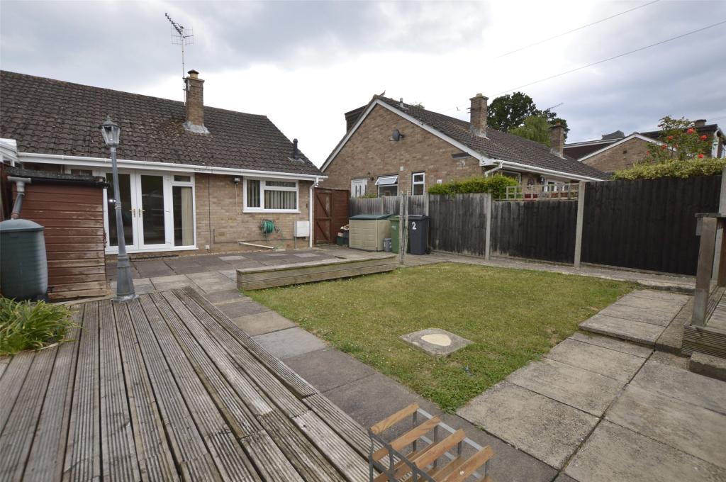 2 bedroom bungalow for sale in The Stirrup, Cashes Green, Stroud