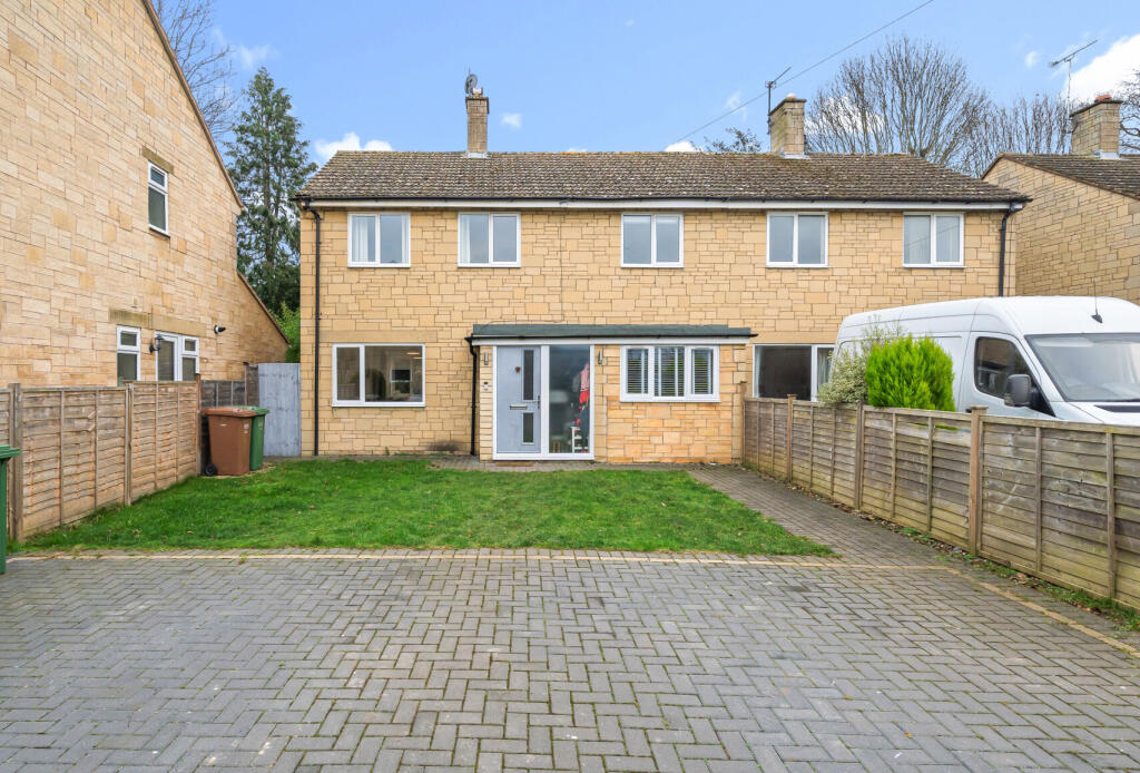 Main image of property: Oak Gardens, Bredon, Tewkesbury, Worcestershire, GL20