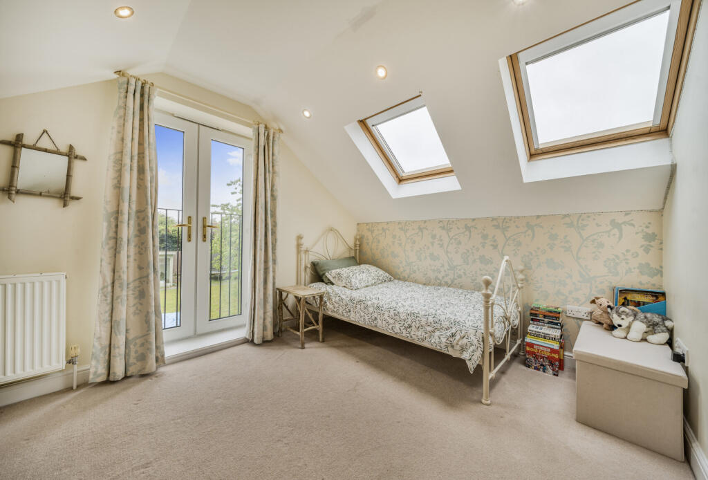 Main image of property: Mayfield Road, Farmoor, Oxford, Oxfordshire, OX2