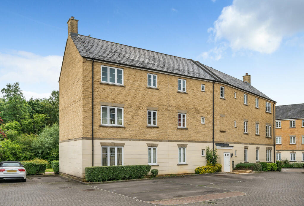 2 bedroom apartment for sale in Madley Brook Lane, Witney, Oxfordshire, OX28