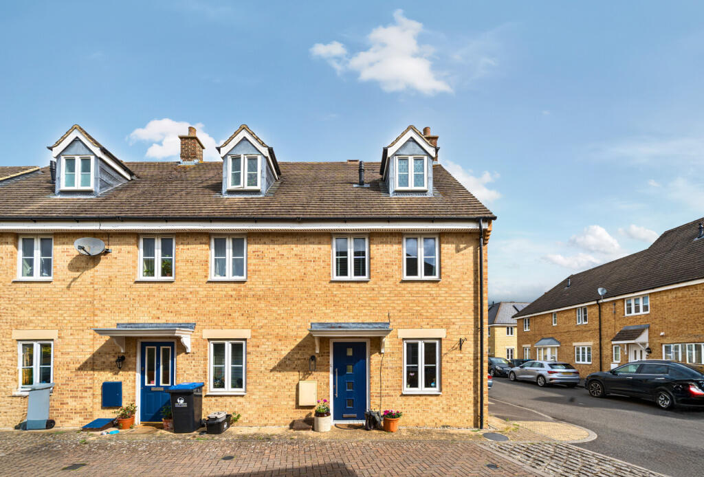 Main image of property: The Oaks, Carterton, Oxfordshire, OX18