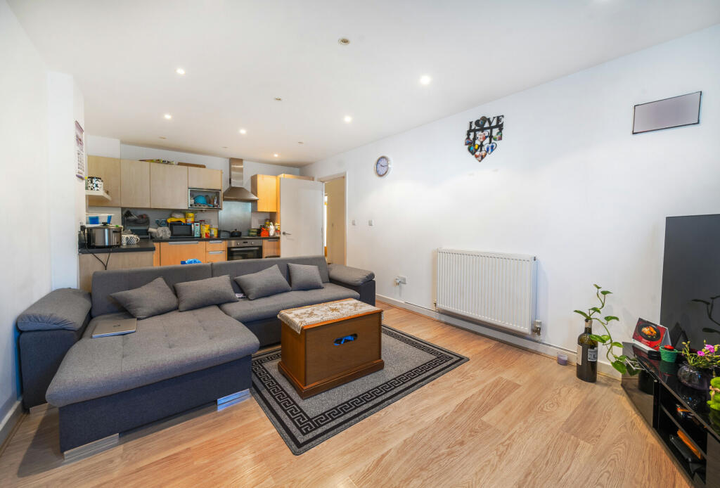 Additional property image - London Road, Mitcham, CR4