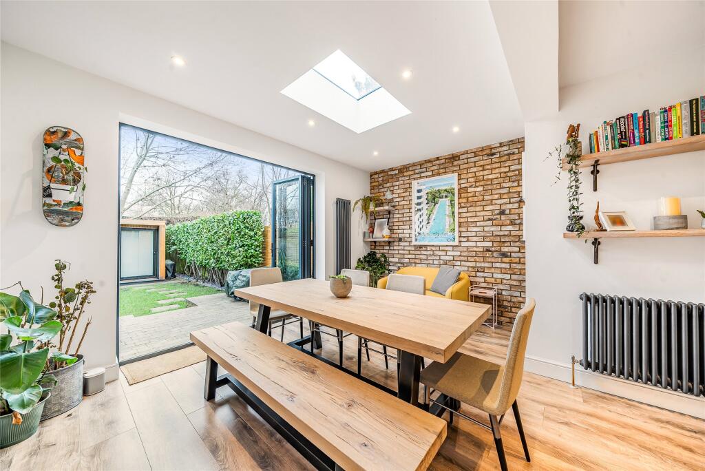 Additional property image - Heatherdene Close, Mitcham, Surrey, CR4