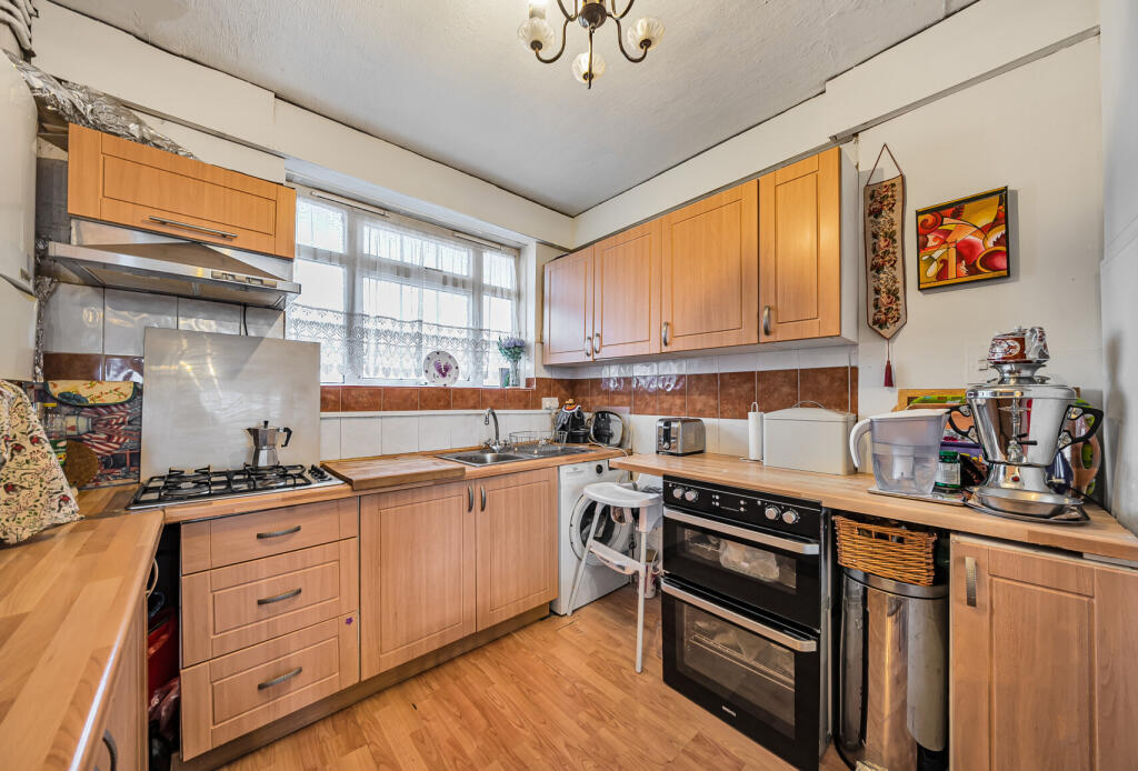 Additional property image - London Road, Mitcham, CR4