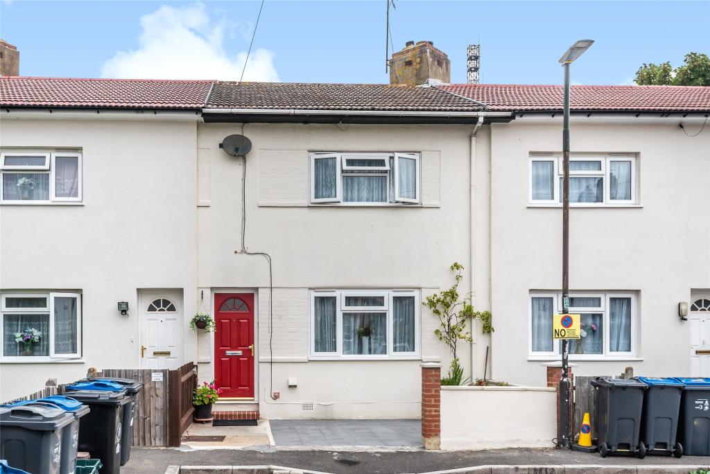 3 bedroom end of terrace house for sale in Taffy's How, Mitcham, Mitcham, CR4