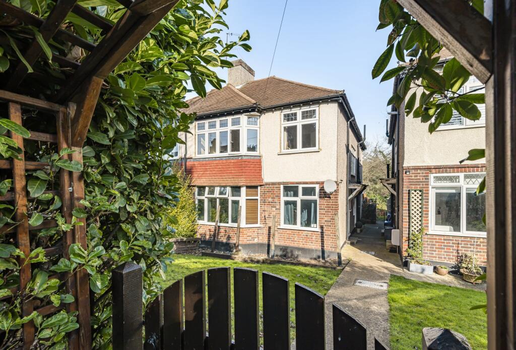 2 bedroom for sale in Wandle Road, Morden, SM4