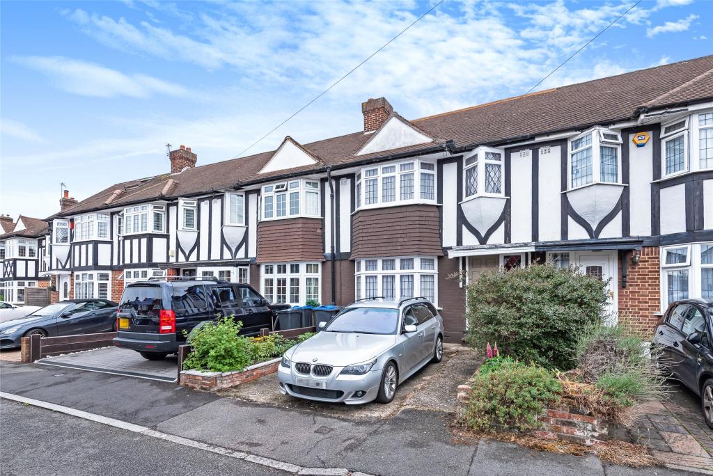3 bedroom terraced house for sale in Aragon Road, MORDEN, Surrey, SM4