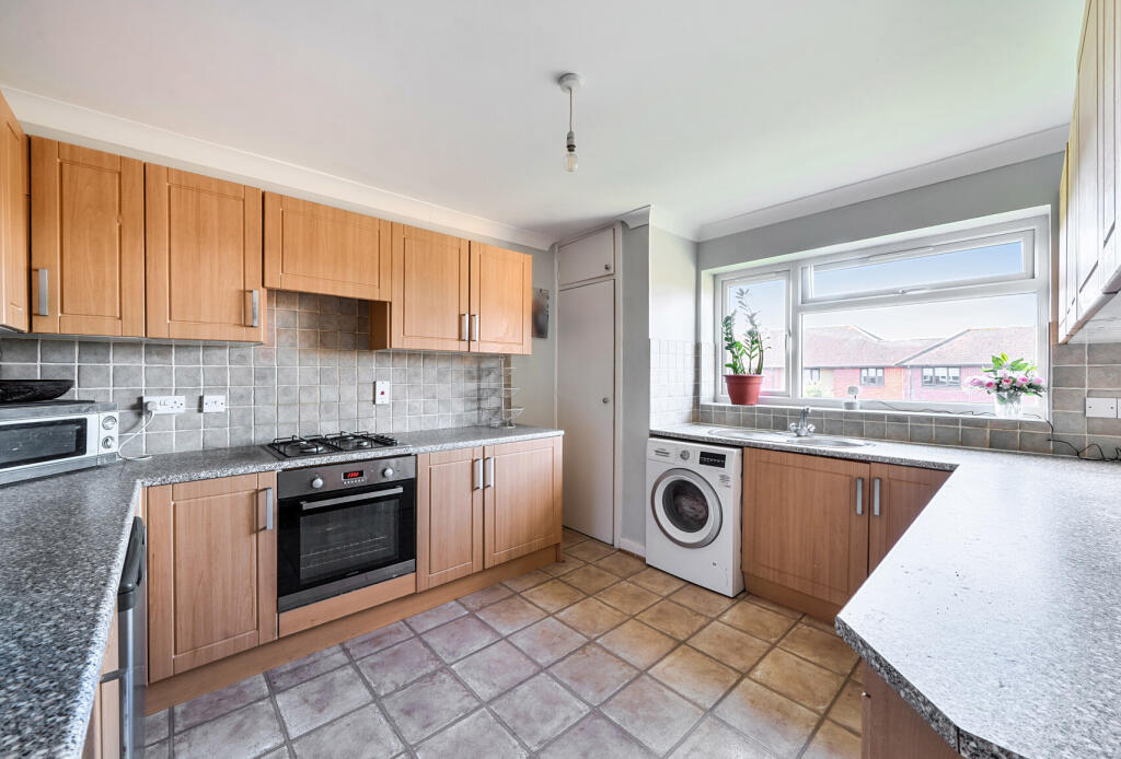 Main image of property: Flat 11 Warwick Lodge, 237 Gander Green Lane, SUTTON, Surrey, SM1