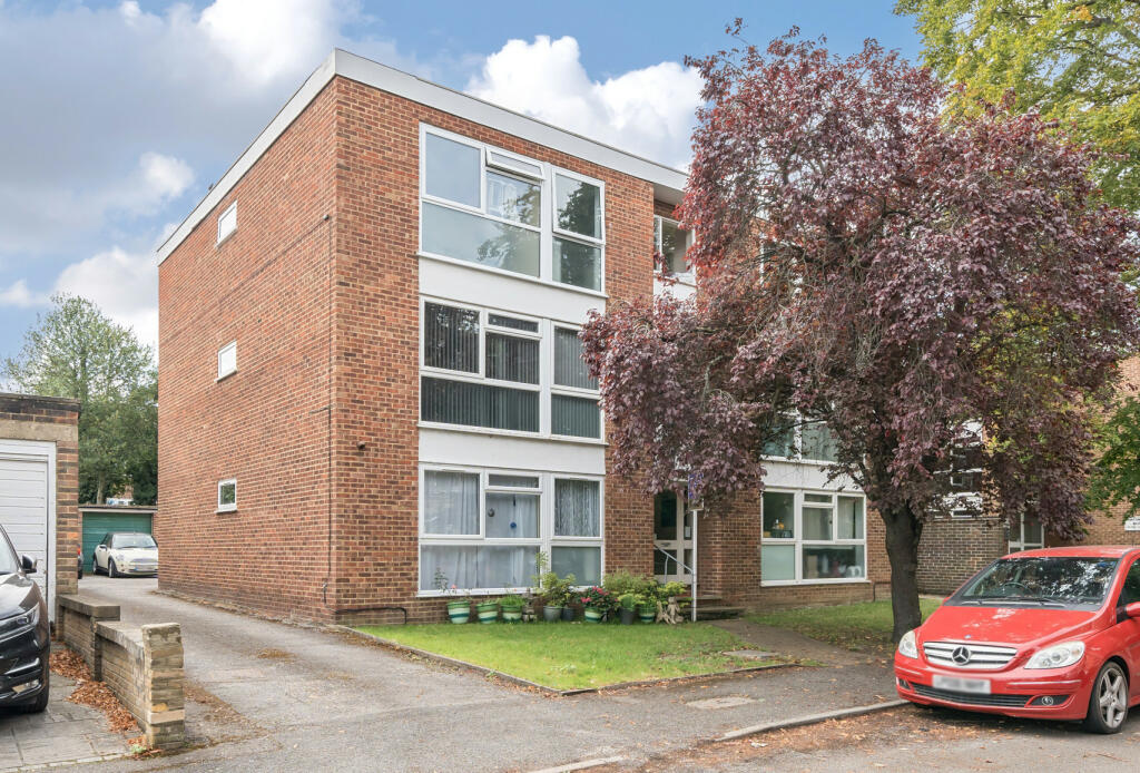2 bedroom apartment for sale in Hinton Road, Wallington, Surrey, SM6