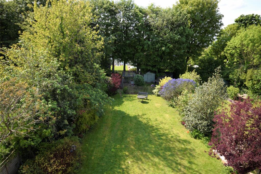 3 bedroom semidetached house for sale in Alington Grove, Wallington