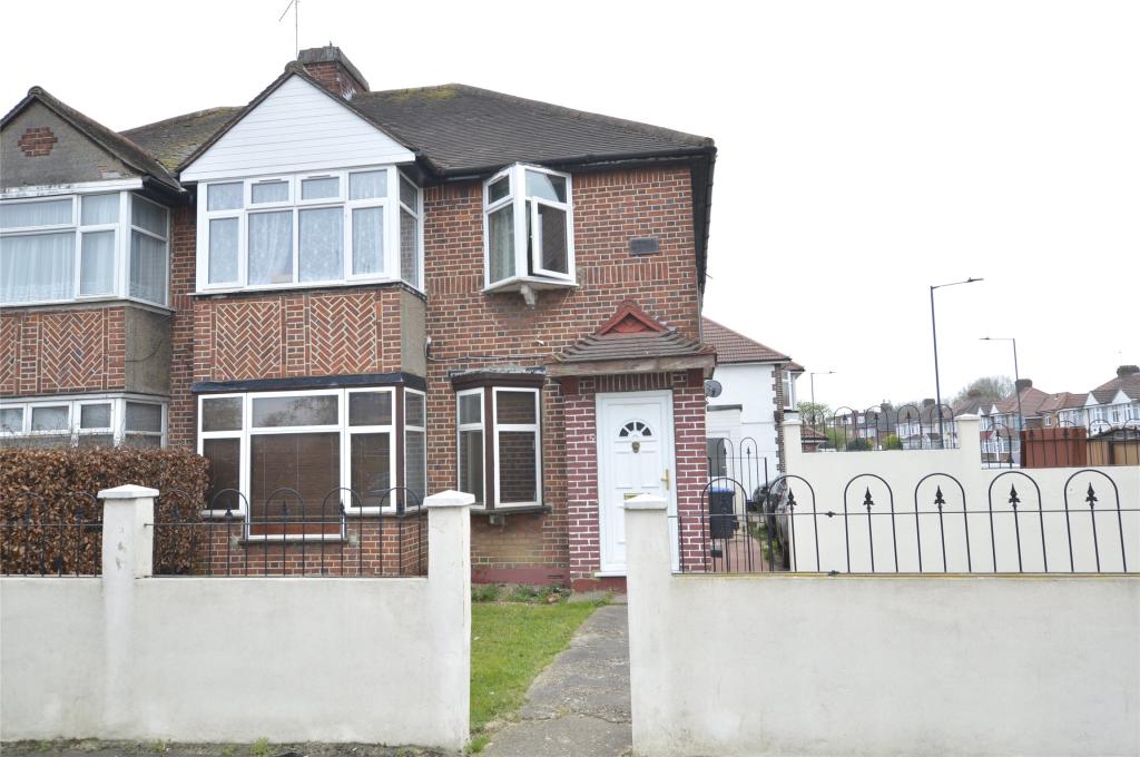 2 bedroom for sale in Lyne Court, Sunnymead Road, Kingsbury, NW9