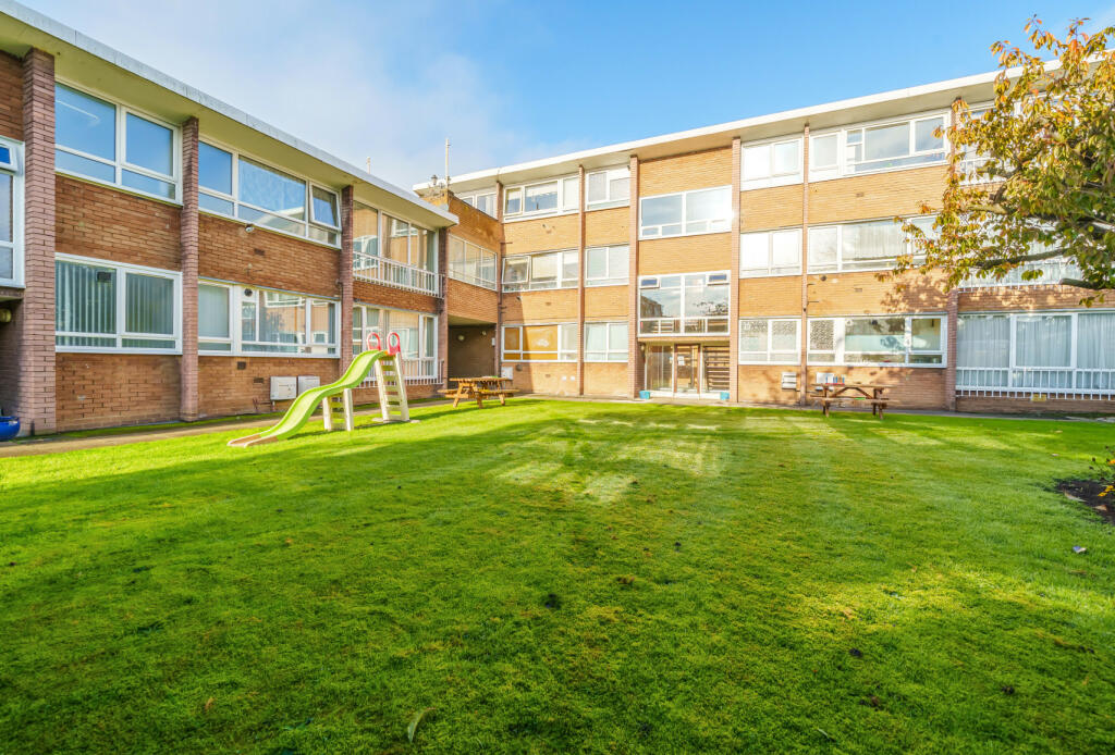 2 bedroom apartment for sale in Kingsmere Court, Salmon Street, Kingsbury, London, NW9