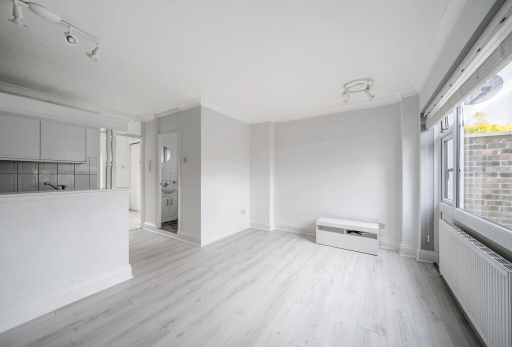 Main image of property: Barnard Lodge, Shaftesbury Avenue, Barnet, EN5
