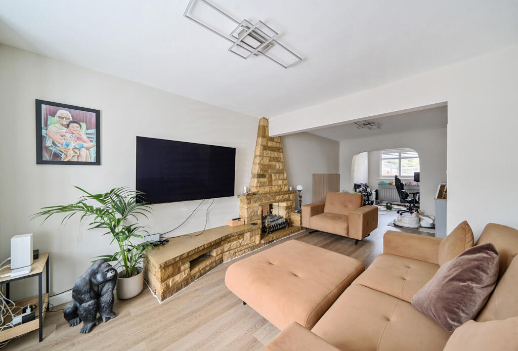 Main image of property: The Greenway, London, NW9