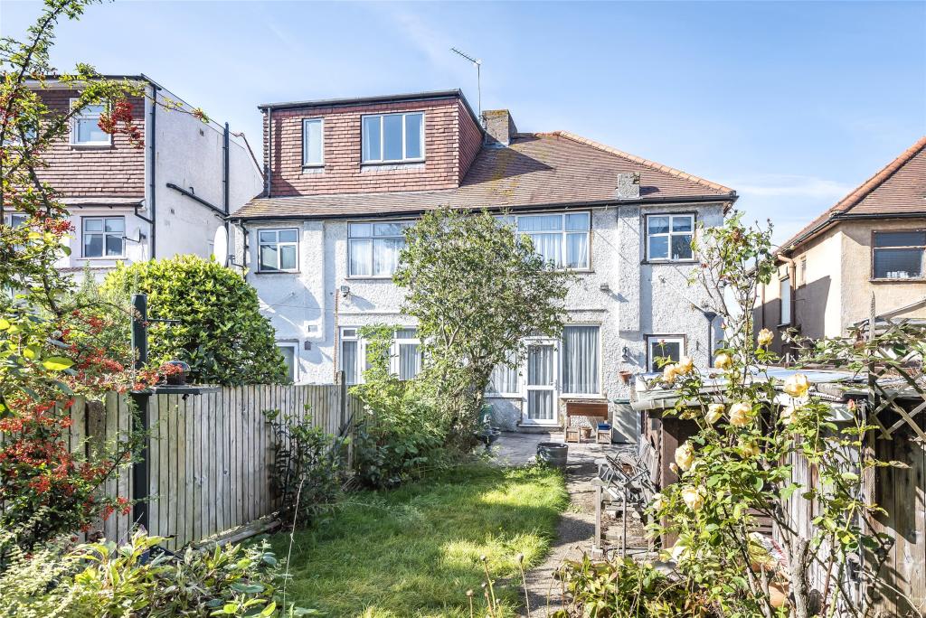3 bedroom semidetached house for sale in Roe Green, KINGSBURY, NW9