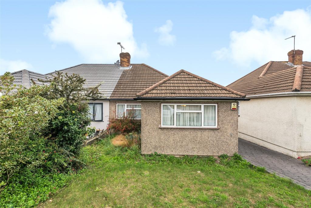 3 bedroom bungalow for sale in Whitefield Close, Orpington, Kent, BR5