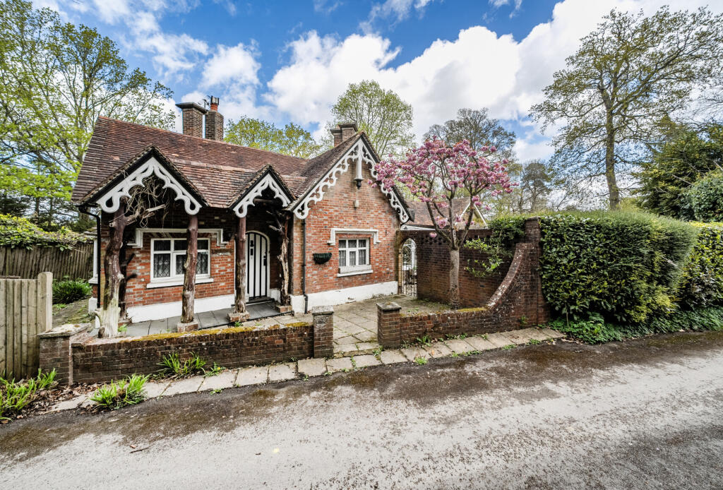 Main image of property: Pembury Road, Tunbridge Wells, Kent, TN2
