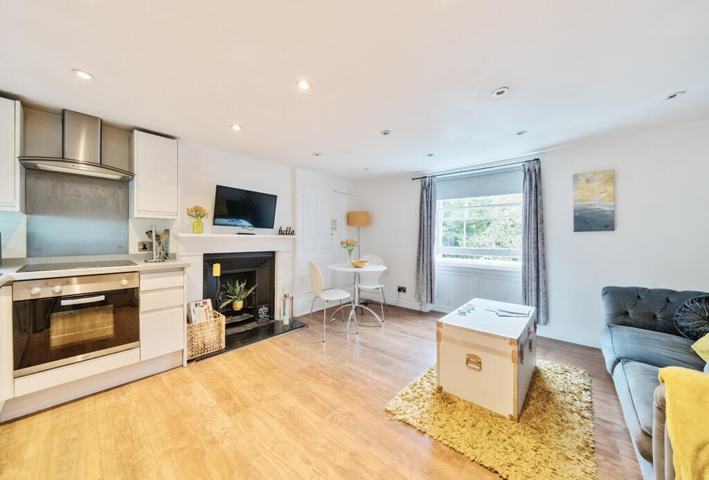 Main image of property: London Road, Tunbridge Wells, Kent, TN1