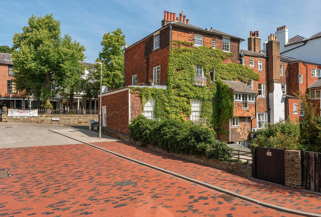 Main image of property: Sussex Mews, Tunbridge Wells, Kent, TN2