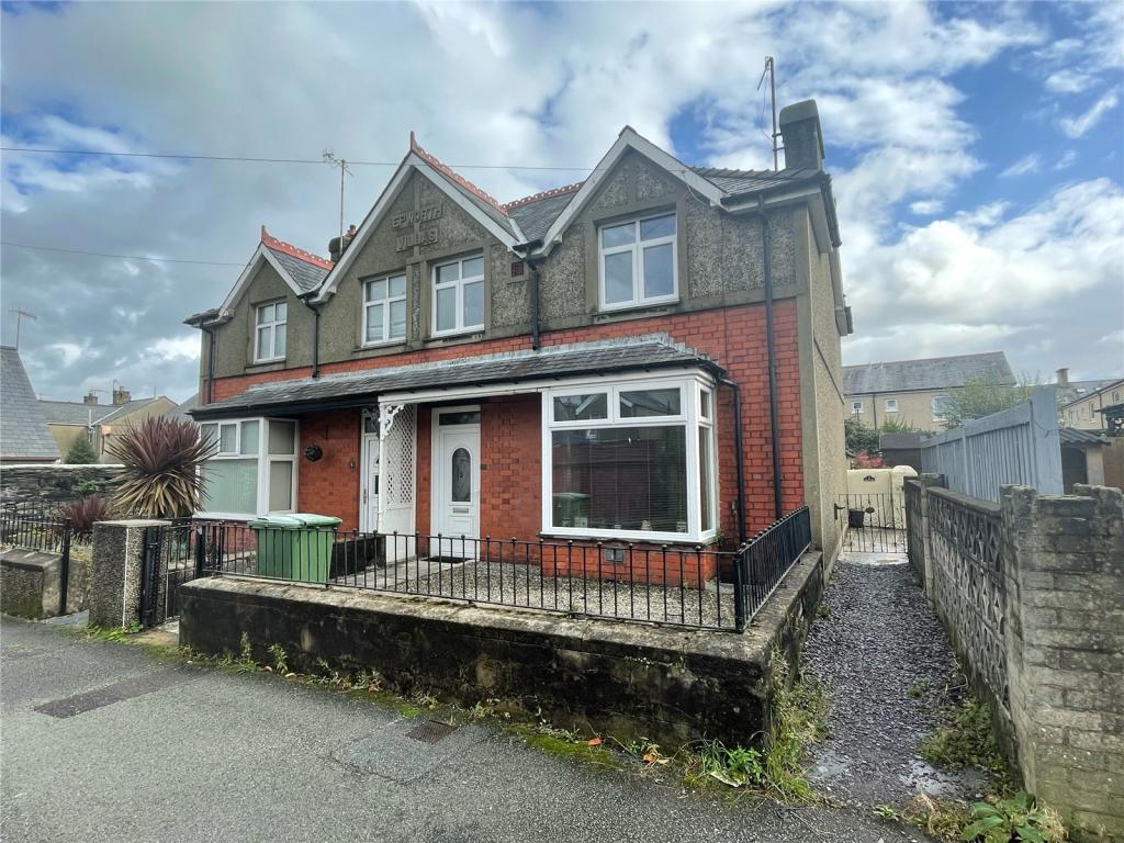 3 bedroom semidetached house for sale in Epworth Villas, Porthmadog
