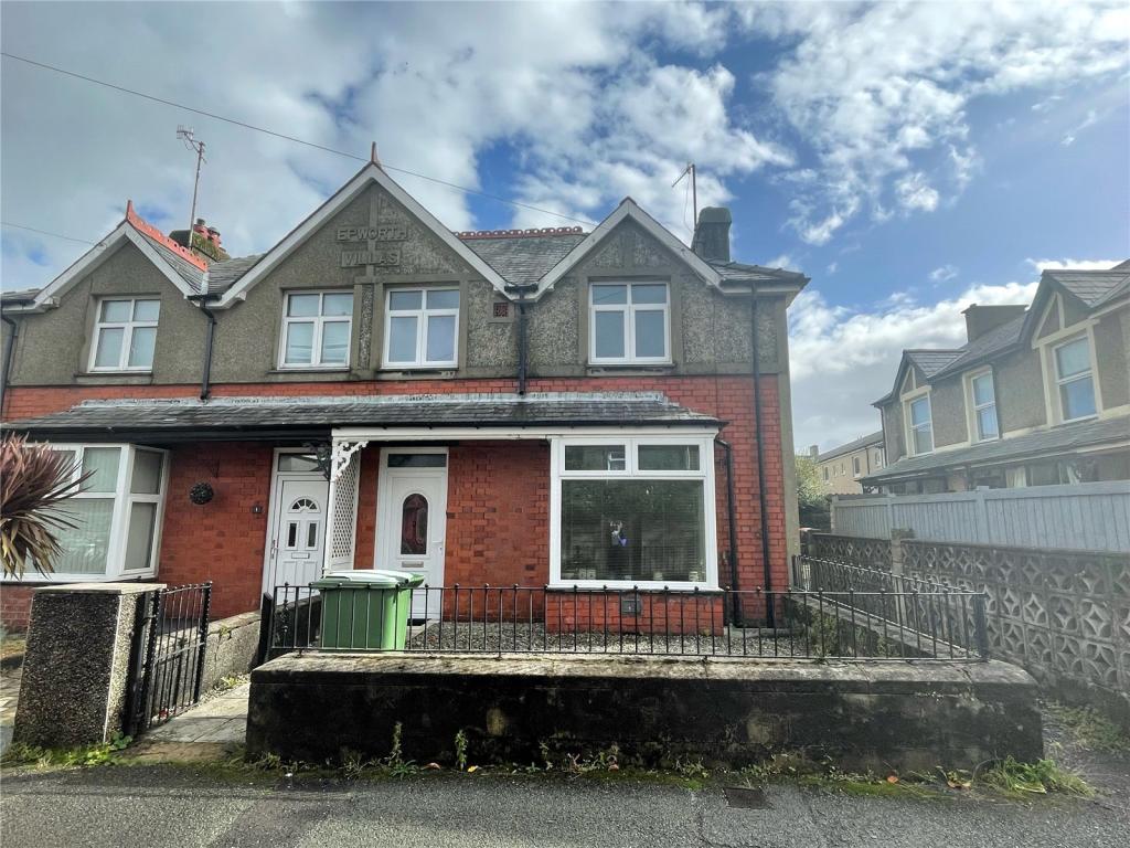 3 bedroom semidetached house for sale in Epworth Villas, Porthmadog