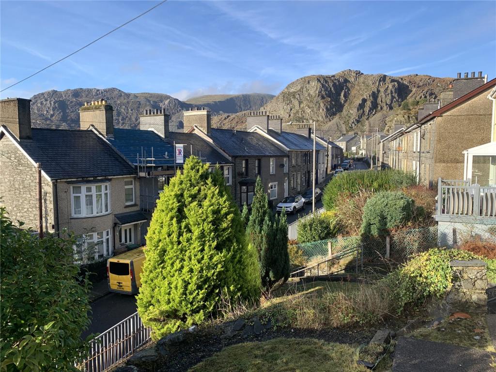 2 bedroom bungalow for sale in High Street, Blaenau Ffestiniog, Gwynedd