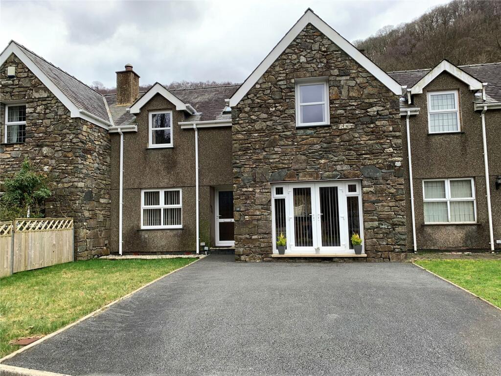 3 bedroom terraced house for sale in Coed Camlyn, Maentwrog, Blaenau