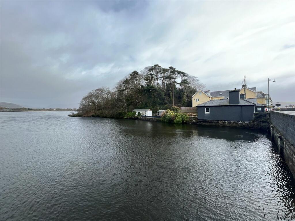 2 bedroom bungalow for sale in Porthmadog, Gwynedd, LL49