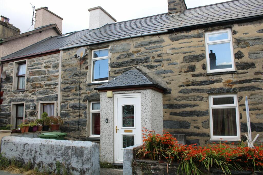 2 bedroom terraced house for sale in Osmond Lane, Porthmadog, Osmond