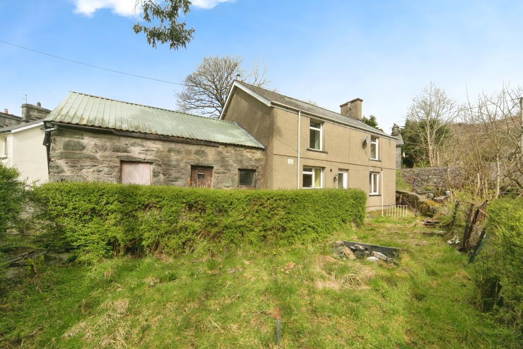 3 bedroom detached house for sale in Blaenau Ffestiniog, Gwynedd, LL41