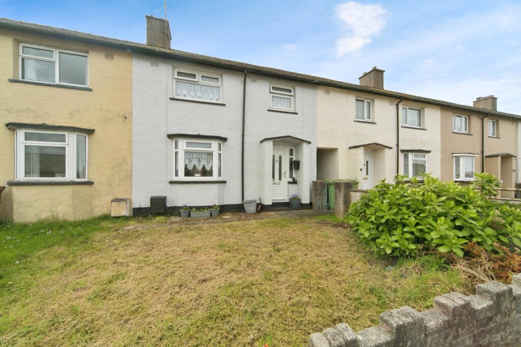 3 bedroom terraced house for sale in Adwy Ddu Estate, Penrhyndeudraeth