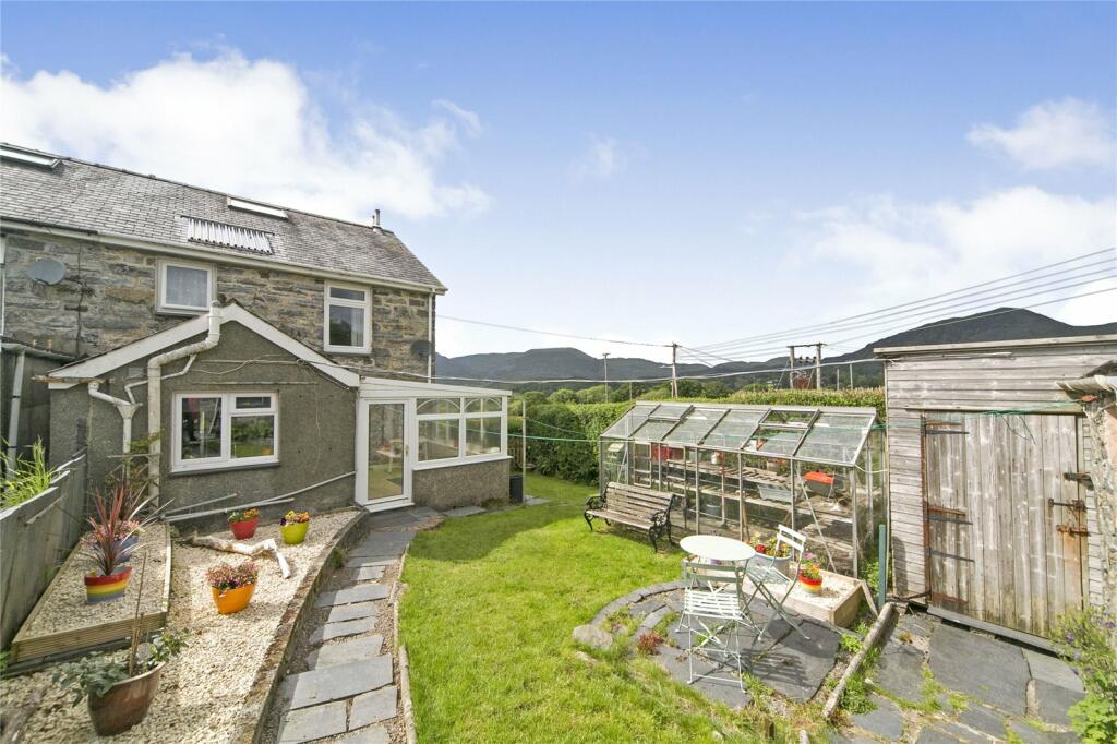 3 bedroom semidetached house for sale in Ffestiniog, Blaenau