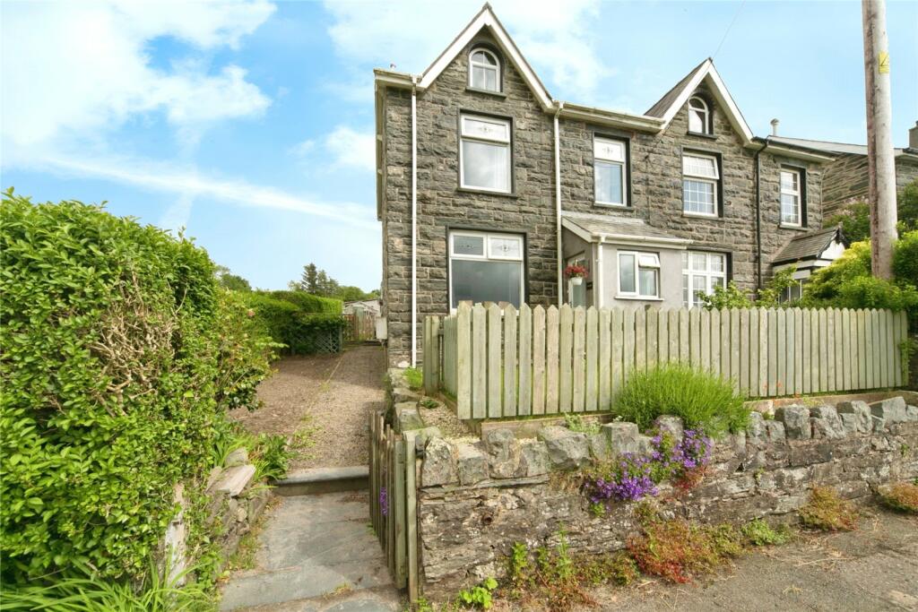3 bedroom semidetached house for sale in Ffestiniog, Blaenau