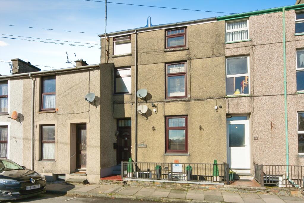 5 bedroom terraced house for sale in Snowdon Street, Porthmadog