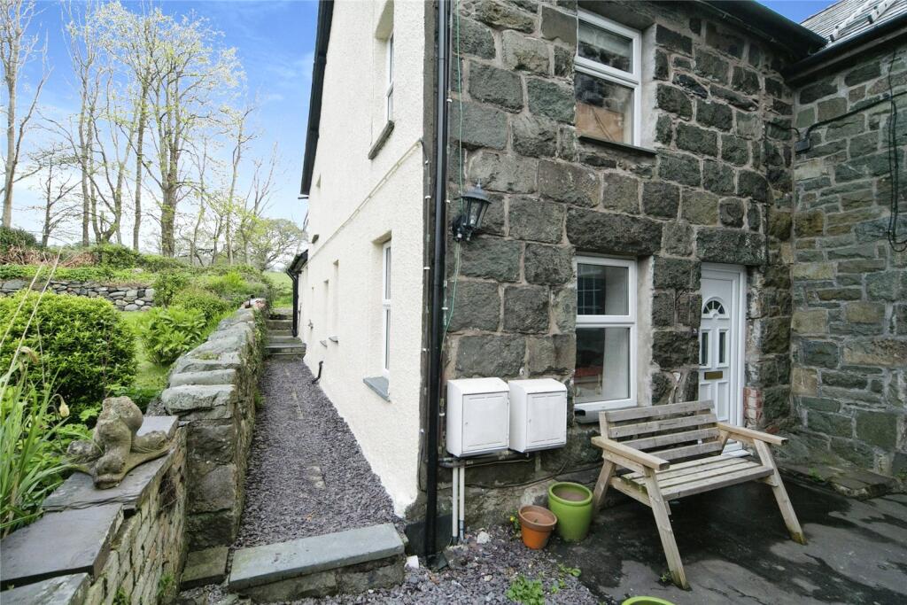 Main image of property: High Street, Criccieth, Gwynedd, LL52