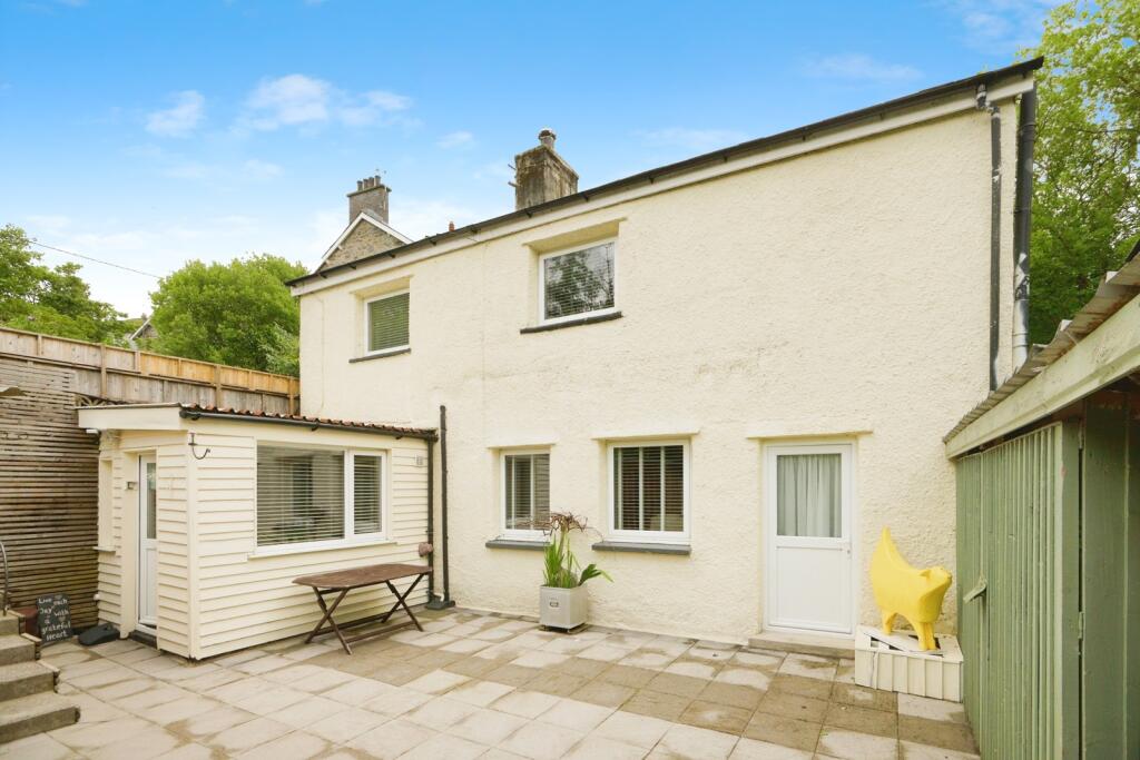 Main image of property: High Street, Blaenau Ffestiniog, Gwynedd, LL41