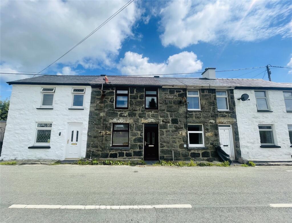 Main image of property: Criccieth, Gwynedd, LL52