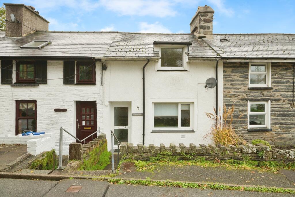 Main image of property: Osmond Terrace, Minffordd, Penrhyndeudraeth, Gwynedd, LL48