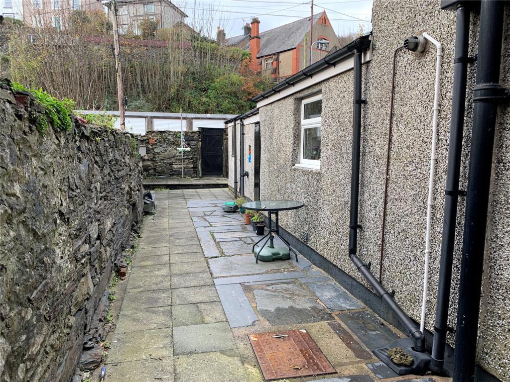 4 bedroom terraced house for sale in Lombard Street, Porthmadog