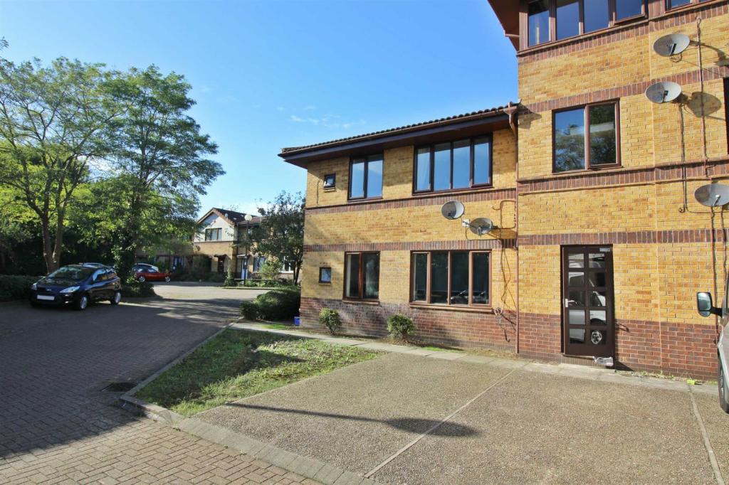 1 bedroom flat for rent in Mayer Gardens, Shenley Lodge, Milton Keynes, MK5