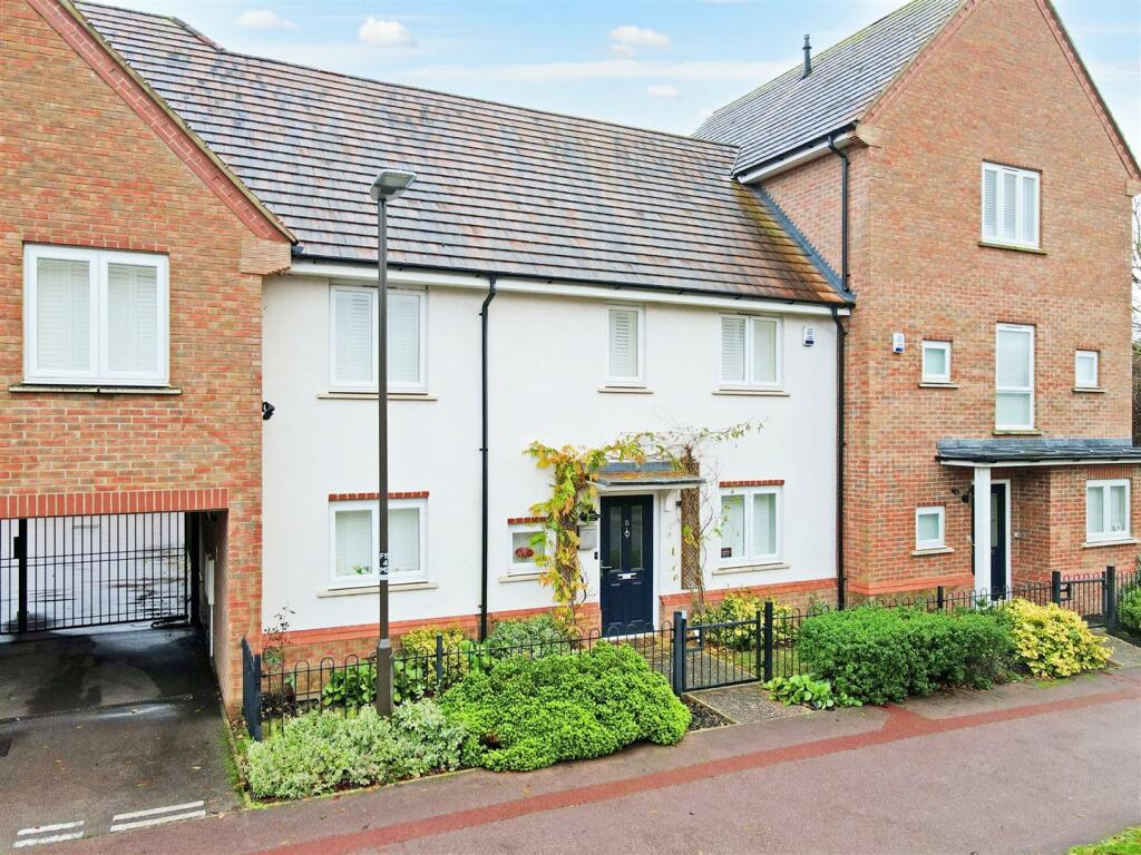 4 bedroom terraced house for sale in Poyning Lane, Middleton, Milton Keynes, MK10