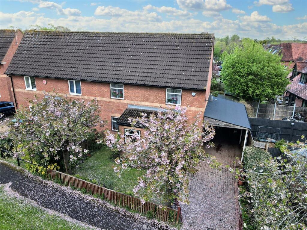 3 bedroom semidetached house for sale in Pattison Lane, Woolstone