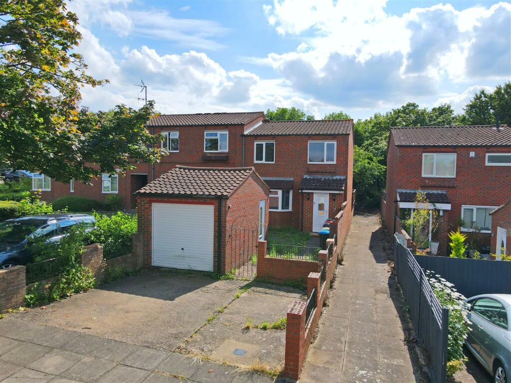 3 bedroom semidetached house for sale in Clerkenwell Place